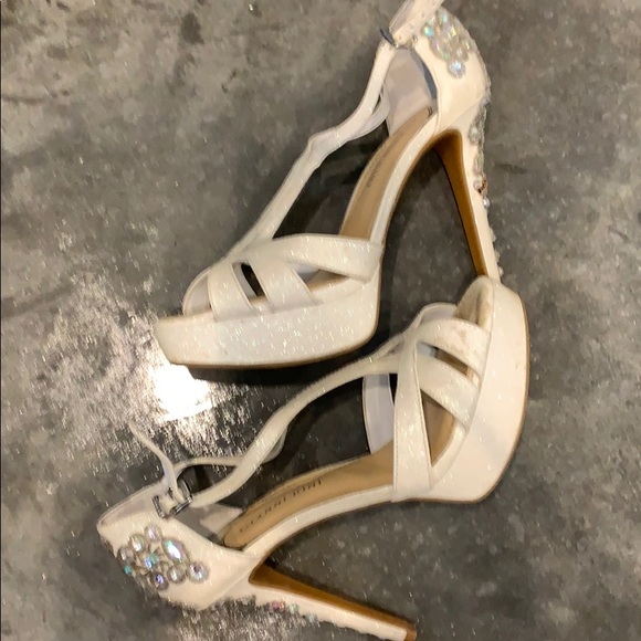 Gianni Bini Wedding Pump High Heels - Picture 6 of 6